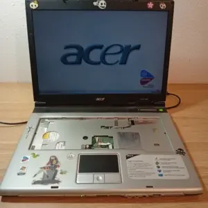 Portátil Acer sin teclado